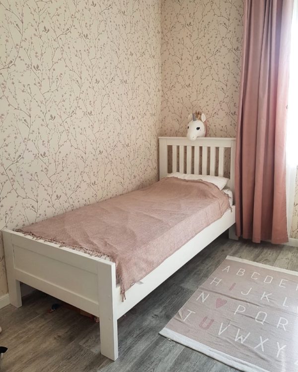 Кровать из массива